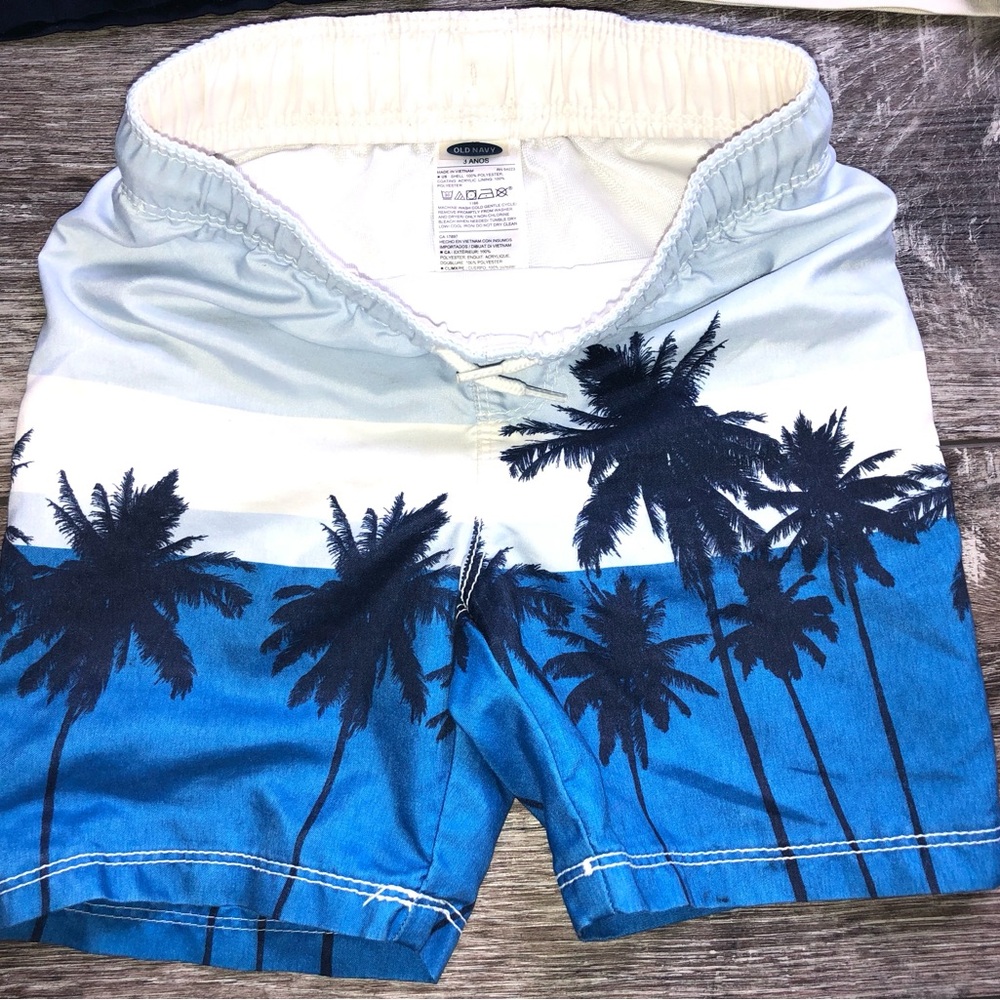 Old Navy 3 piece Swim Set- 3T - Picture 4 of 10
